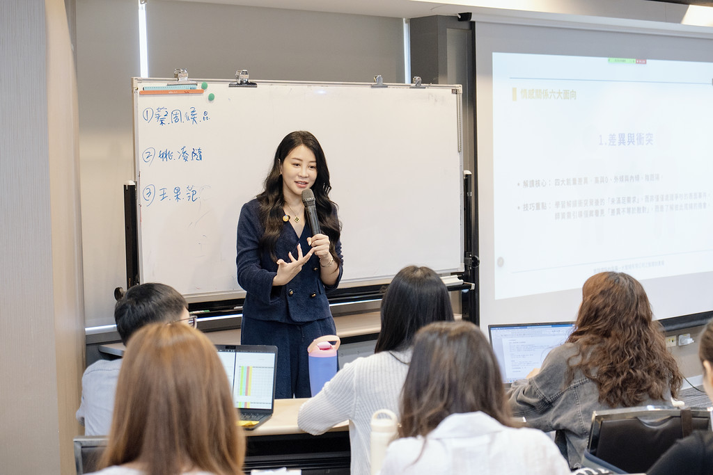 何青馨・MMT 課程現場